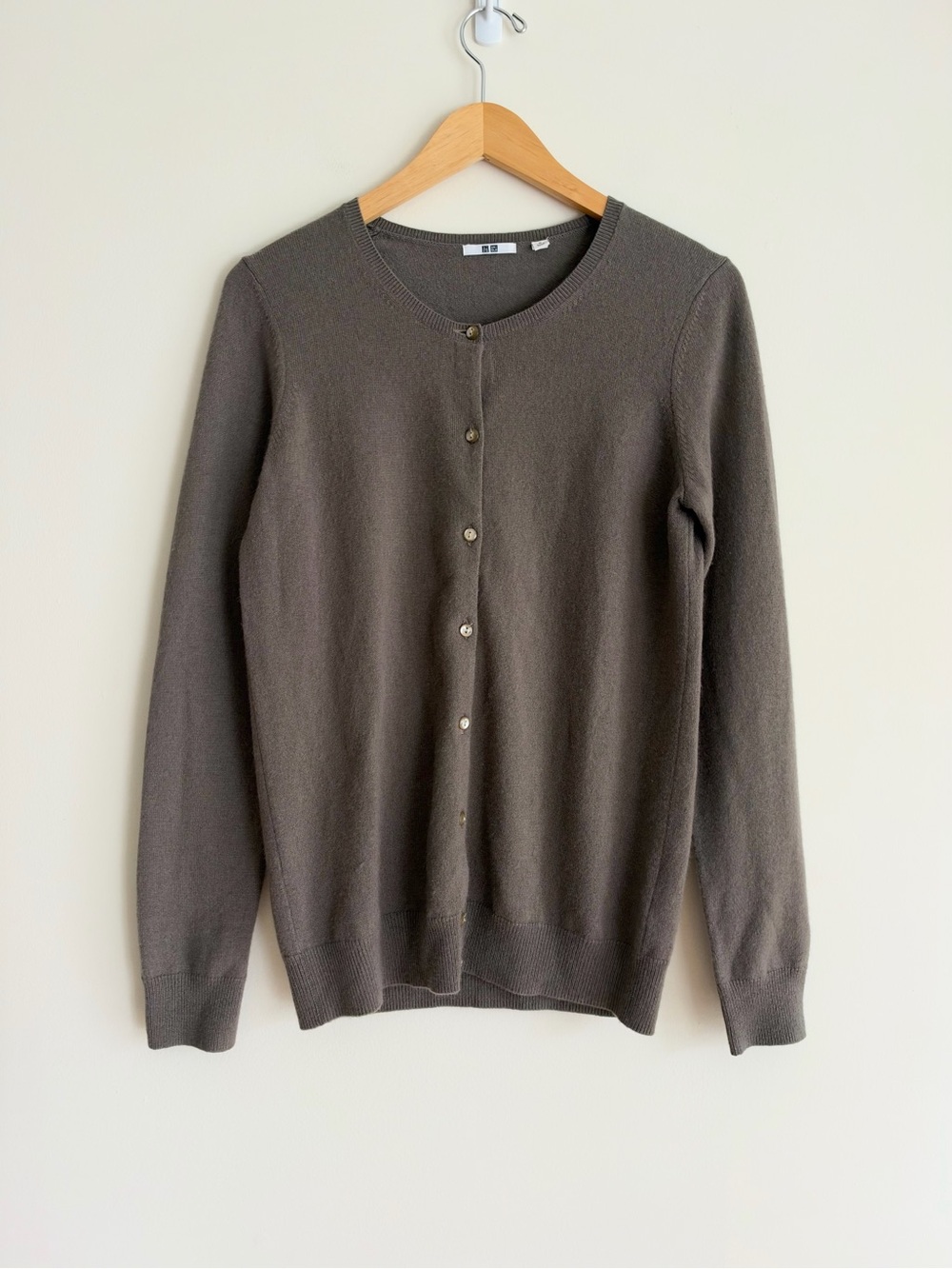 UNIQLO 100% Cashmere Crewneck Classic Cardigan Taupe
